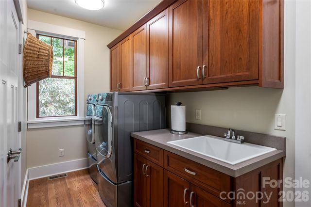 20 Higdon Lane, Fairview, NC 28730