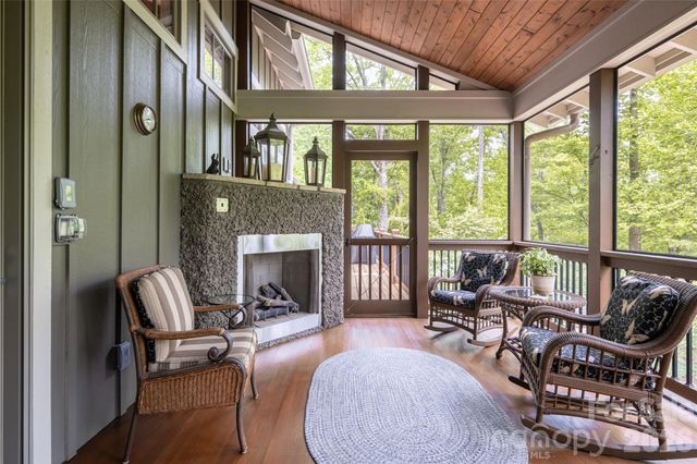 20 Higdon Lane, Fairview, NC 28730