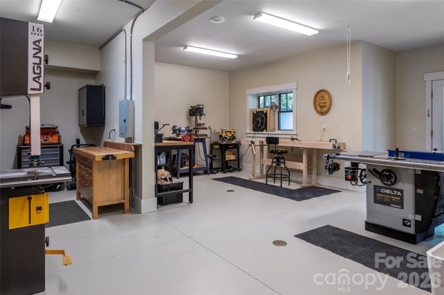 20 Higdon Lane, Fairview, NC 28730