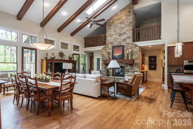 20 Higdon Lane, Fairview, NC 28730