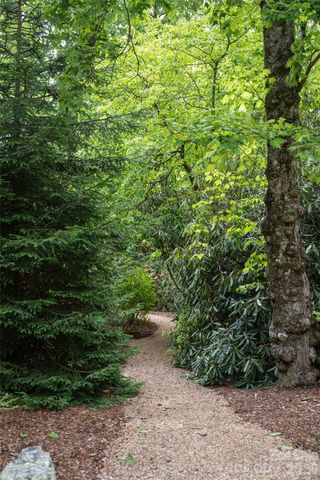 20 Higdon Lane, Fairview, NC 28730
