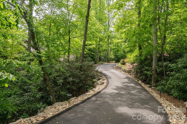 20 Higdon Lane, Fairview, NC 28730