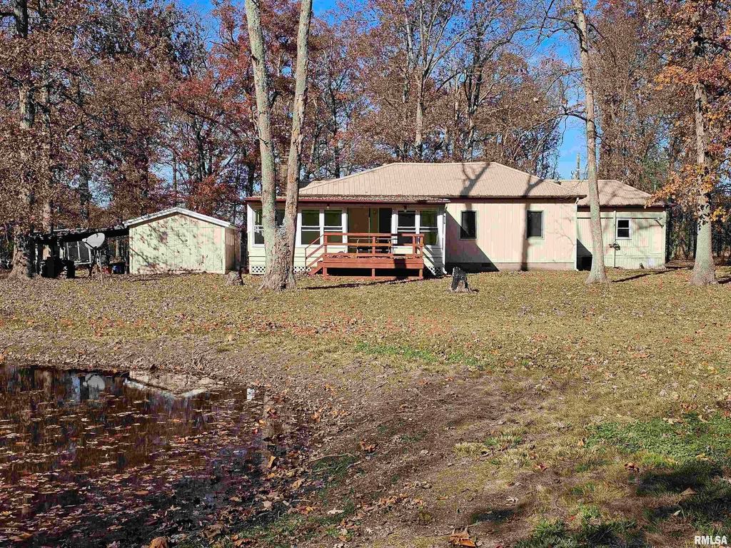 Image 2 of property listing at 4248 CHURCH Road, Salem, IL 62881