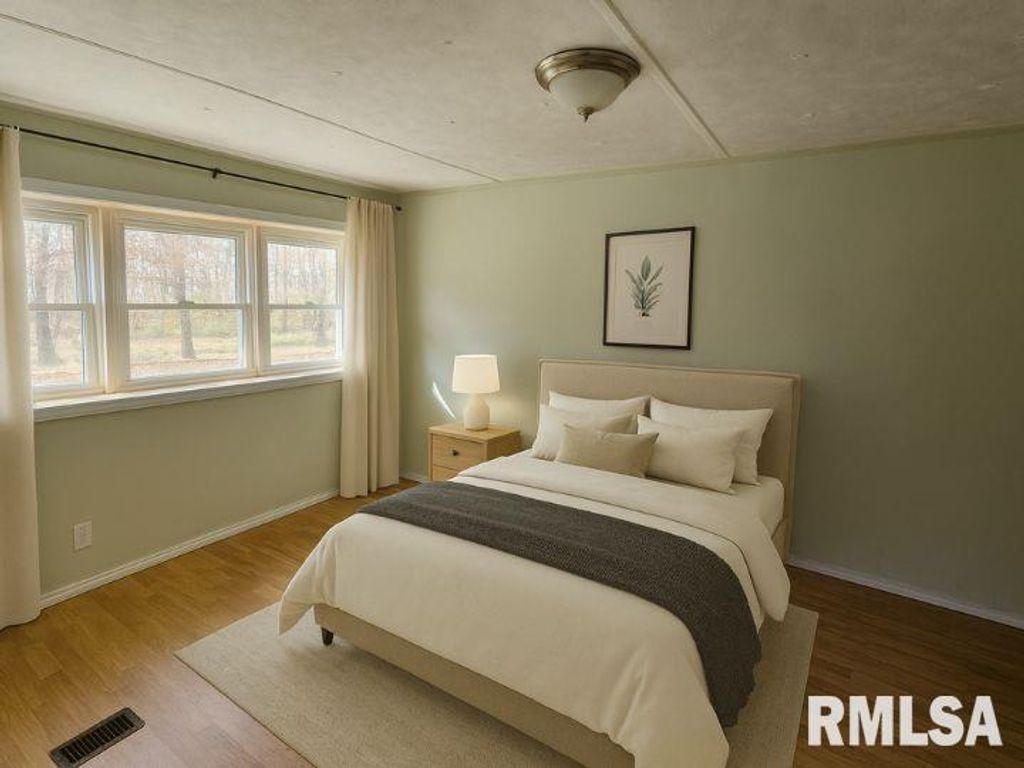 Image 25 of property listing at 4248 CHURCH Road, Salem, IL 62881