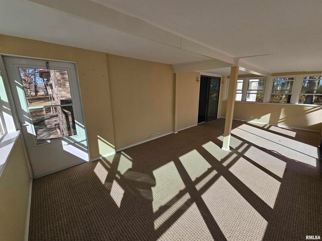 Image 32 of property listing at 4248 CHURCH Road, Salem, IL 62881