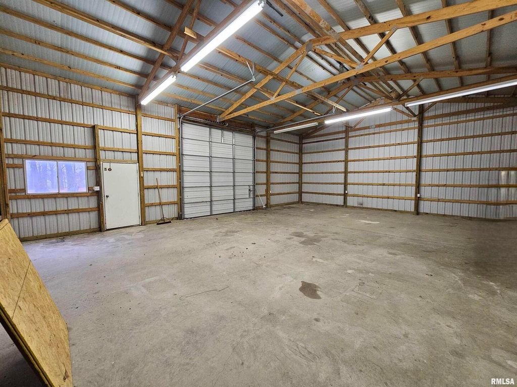 Image 43 of property listing at 4248 CHURCH Road, Salem, IL 62881