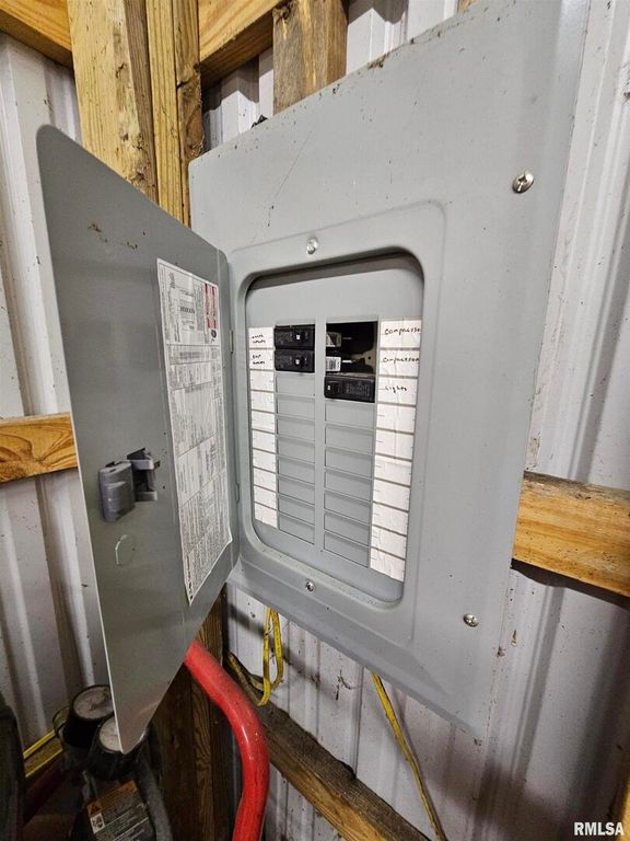 Image 44 of property listing at 4248 CHURCH Road, Salem, IL 62881