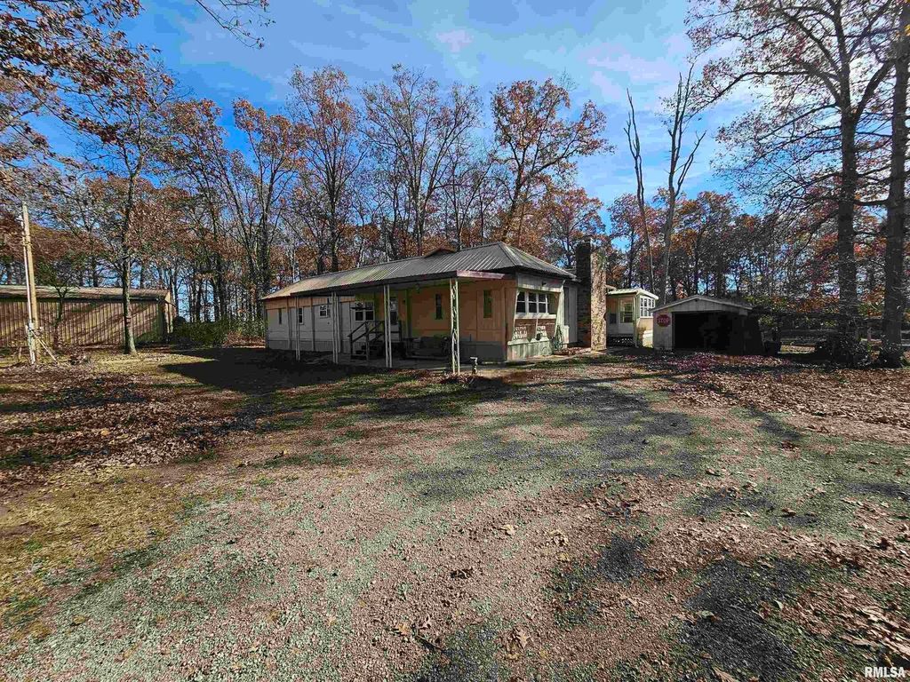 Image 53 of property listing at 4248 CHURCH Road, Salem, IL 62881