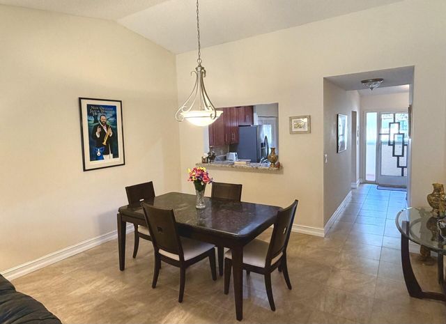 5055 Oakhill Lane 221, Delray Beach, FL 33484