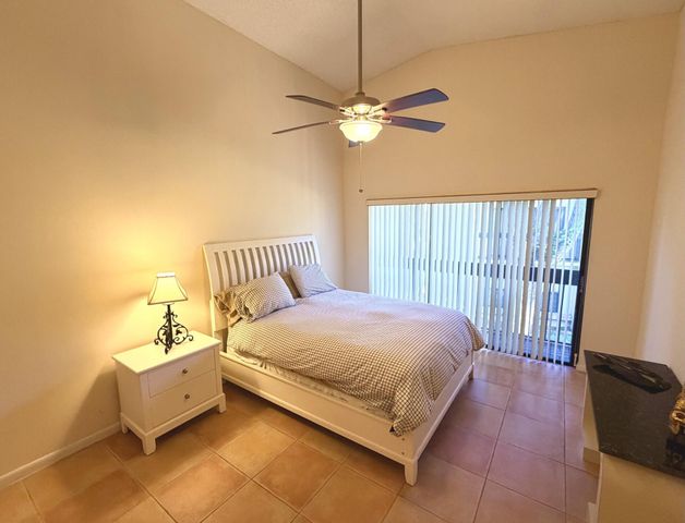 5055 Oakhill Lane 221, Delray Beach, FL 33484