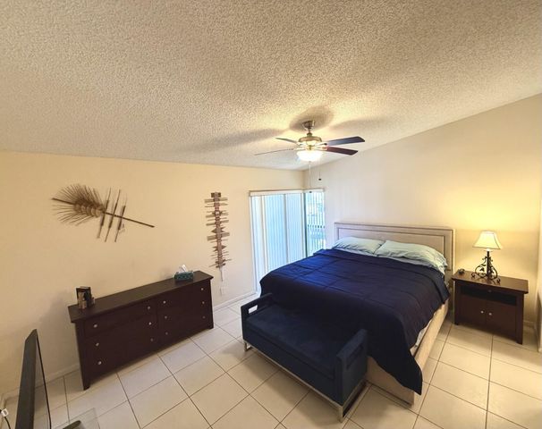 5055 Oakhill Lane 221, Delray Beach, FL 33484