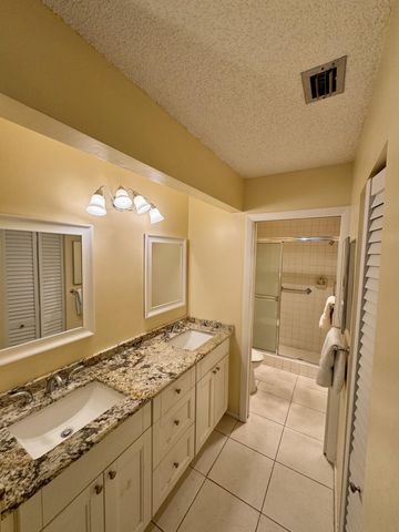 5055 Oakhill Lane 221, Delray Beach, FL 33484