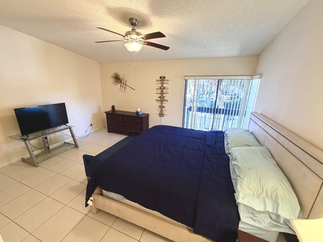 5055 Oakhill Lane 221, Delray Beach, FL 33484