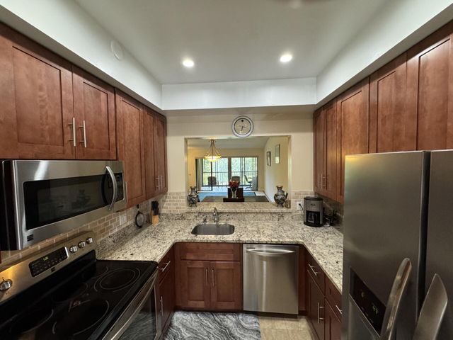 5055 Oakhill Lane 221, Delray Beach, FL 33484