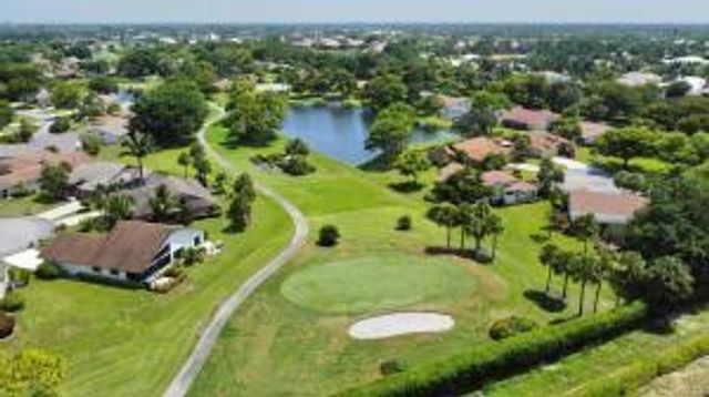 5055 Oakhill Lane 221, Delray Beach, FL 33484