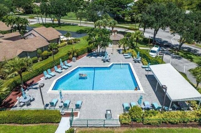 5055 Oakhill Lane 221, Delray Beach, FL 33484
