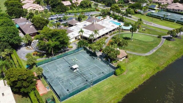 5055 Oakhill Lane 221, Delray Beach, FL 33484