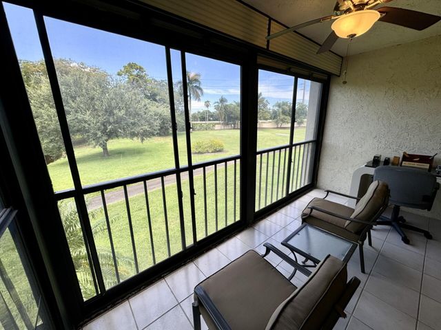 5055 Oakhill Lane 221, Delray Beach, FL 33484