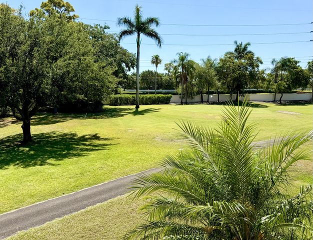 5055 Oakhill Lane 221, Delray Beach, FL 33484