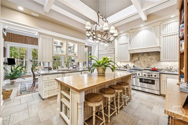 35 Ogeechee Lane, Richmond Hill, GA 31324