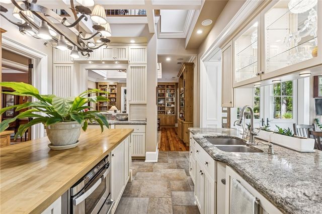 35 Ogeechee Lane, Richmond Hill, GA 31324