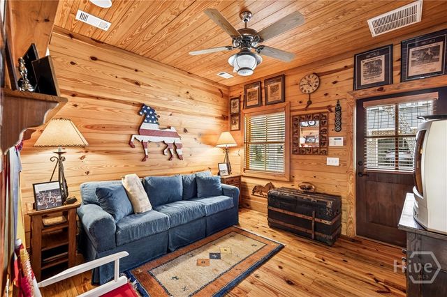 35 Ogeechee Lane, Richmond Hill, GA 31324