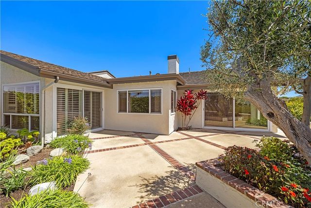 1 Breakwater Drive, Corona Del Mar, CA 92625