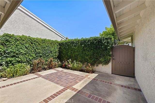 1 Breakwater Drive, Corona Del Mar, CA 92625