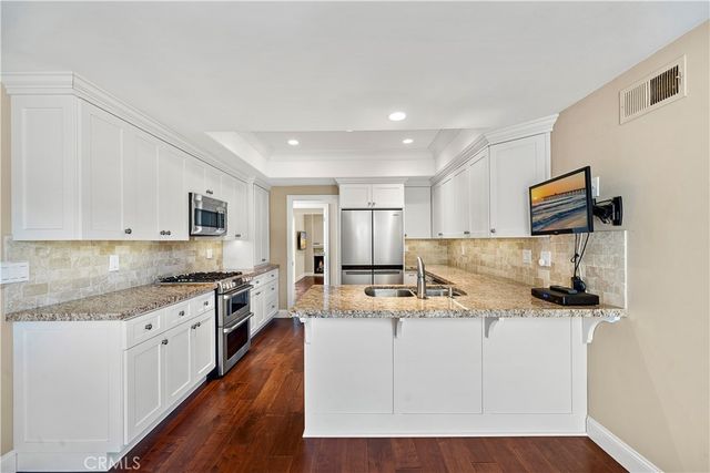 1 Breakwater Drive, Corona Del Mar, CA 92625