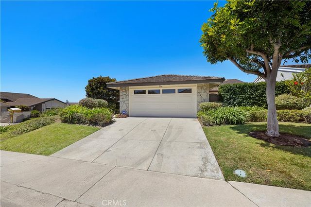1 Breakwater Drive, Corona Del Mar, CA 92625