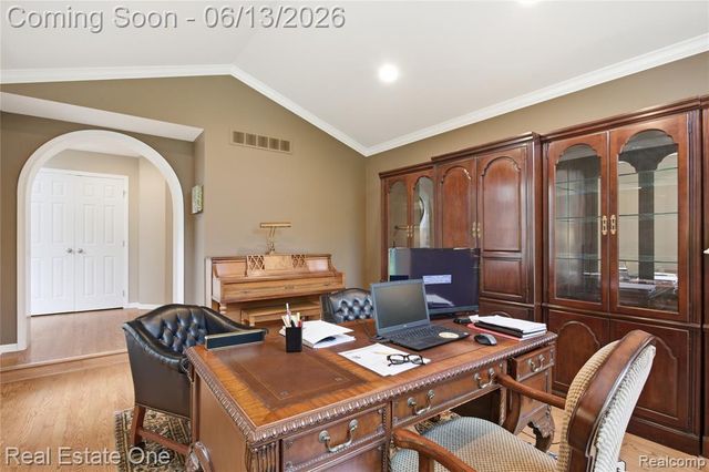 6011 Simsbury Court 12, West Bloomfield, MI 48322