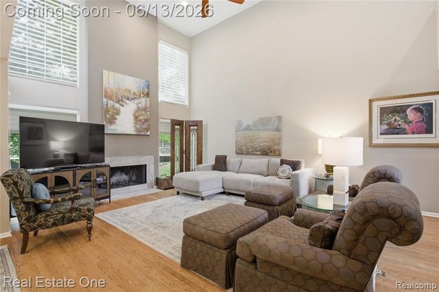6011 Simsbury Court 12, West Bloomfield, MI 48322