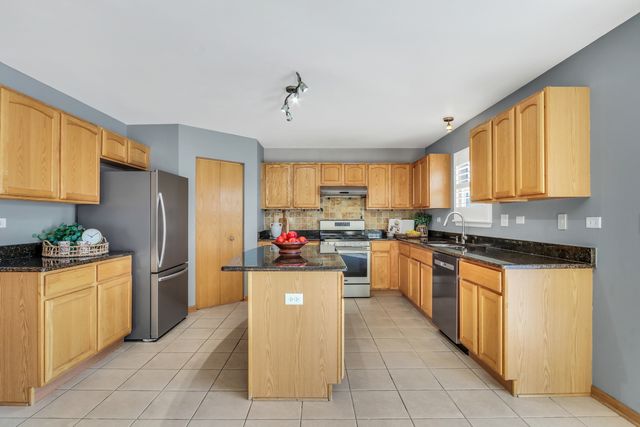 1122 Waverly Drive, Lake Villa, IL 60046