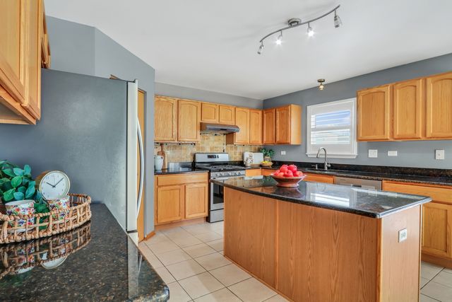 1122 Waverly Drive, Lake Villa, IL 60046