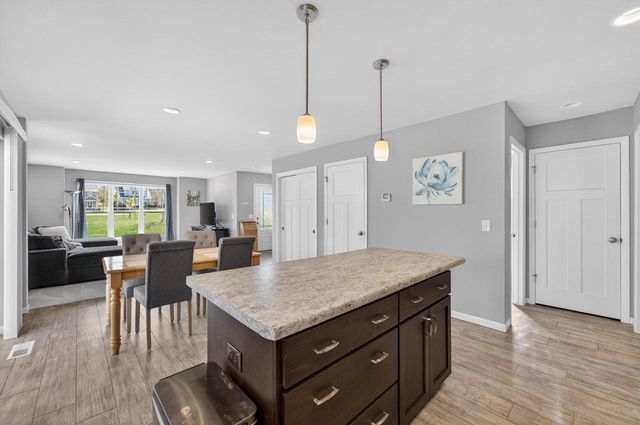 208 Sugar Maple Lane, Verona, WI 53593