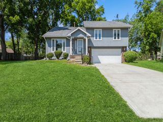 1907 Thornton Court, Des Moines, IA 50320