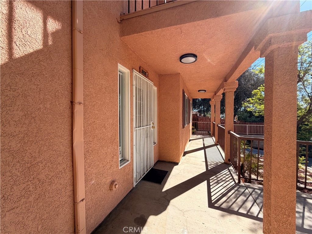 905 W Sumner, Lake Elsinore, CA 92530 — photo 2