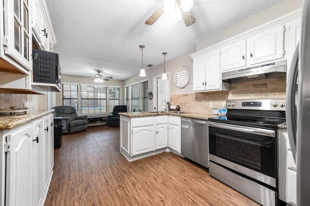 7118 Tonkawa Street, Baytown, TX 77521