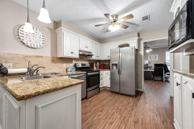 7118 Tonkawa Street, Baytown, TX 77521