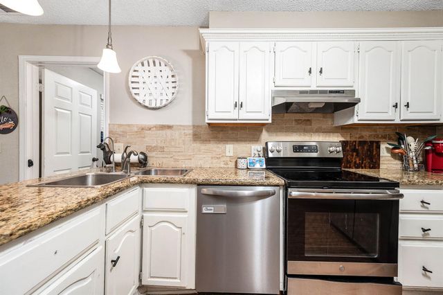 7118 Tonkawa Street, Baytown, TX 77521