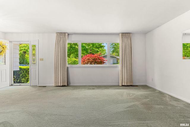 1312 W TREELINE Court, Dunlap, IL 61525