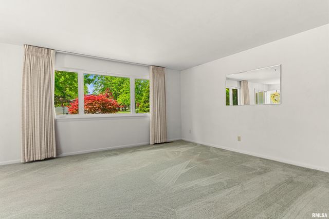 1312 W TREELINE Court, Dunlap, IL 61525