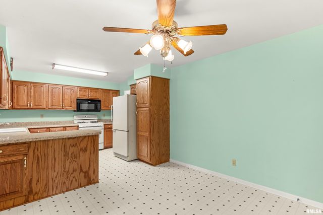 1312 W TREELINE Court, Dunlap, IL 61525