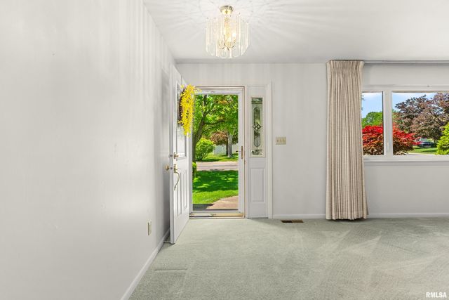 1312 W TREELINE Court, Dunlap, IL 61525