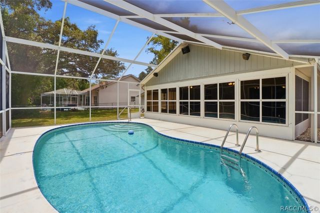 4179 S Winding Oaks Drive, Homosassa, FL 34446