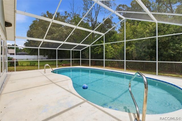 4179 S Winding Oaks Drive, Homosassa, FL 34446