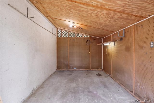 4179 S Winding Oaks Drive, Homosassa, FL 34446