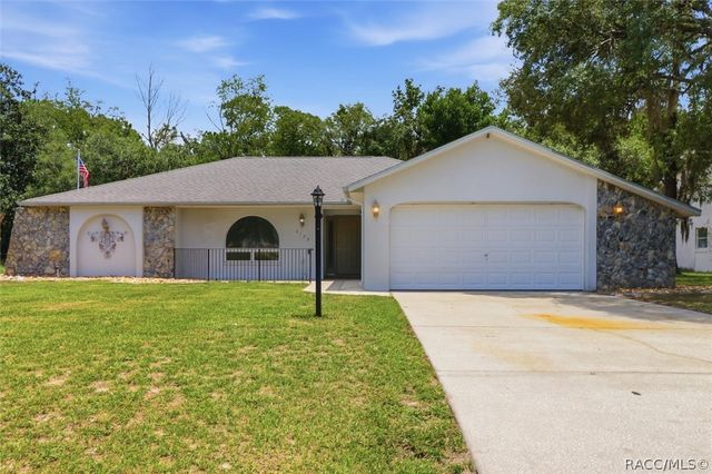 4179 S Winding Oaks Drive, Homosassa, FL 34446