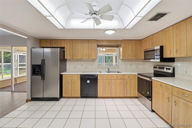 4179 S Winding Oaks Drive, Homosassa, FL 34446