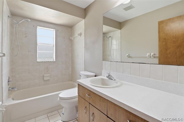 4179 S Winding Oaks Drive, Homosassa, FL 34446